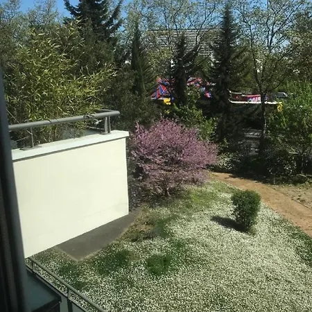 A - Une Chambre Dans Un Meuble Et Equipe - Clinique De La Sauvegarde - Location Courte Duree 리옹